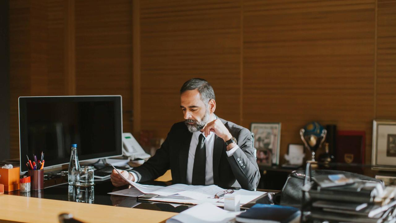 Cadres supérieurs - commerce, radiotélédiffusion et autres services