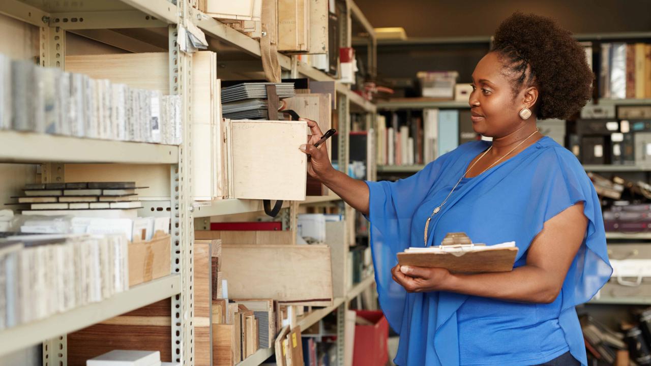 Techniciens à la gestion des documents