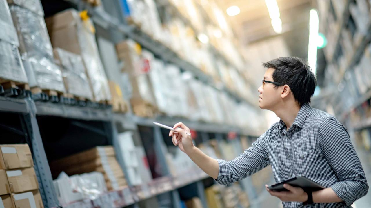 Commis aux achats et au contrôle de l'inventaire