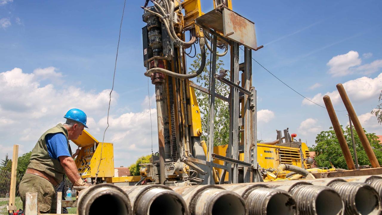 Foreurs et dynamiteurs de mines à ciel ouvert, de carrières et de chantiers de construction