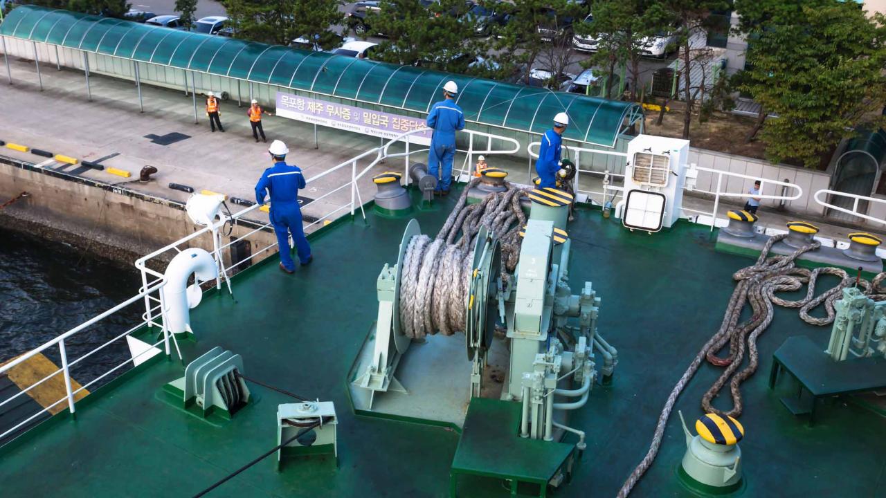 Matelots de pont et matelots de salle des machines du transport par voies navigables