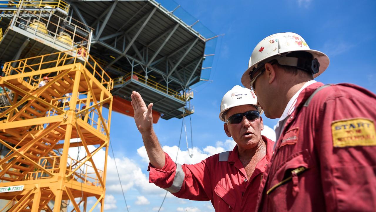 Entrepreneurs et surveillants du forage et des services reliés à l'extraction de pétrole et de gaz