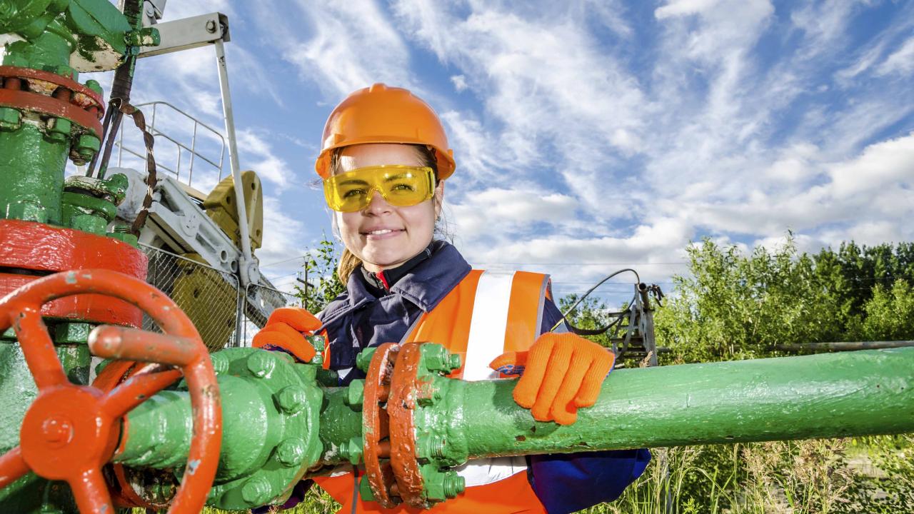 Personnel du forage et de l’entretien des puits de pétrole et de gaz et personnel assimilé