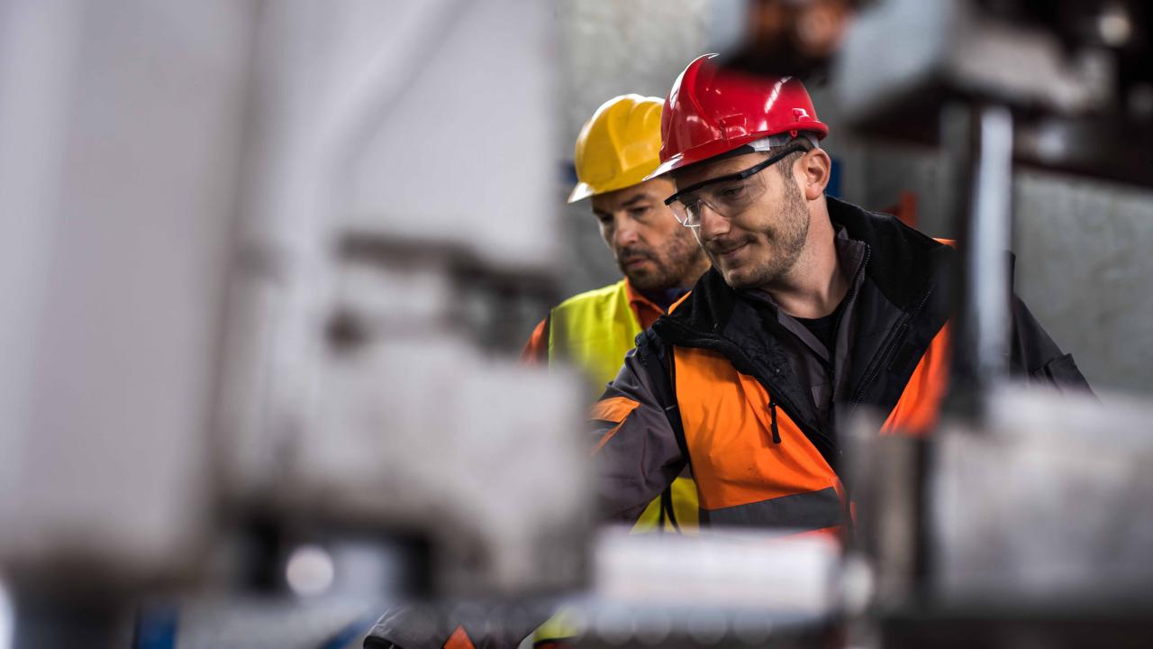 Surveillants dans la transformation des métaux et des minerais