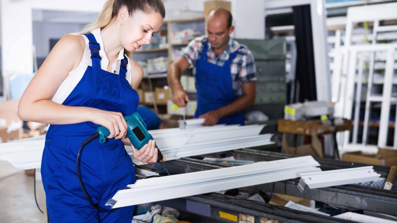 Assembleurs, finisseurs et contrôleurs de produits divers