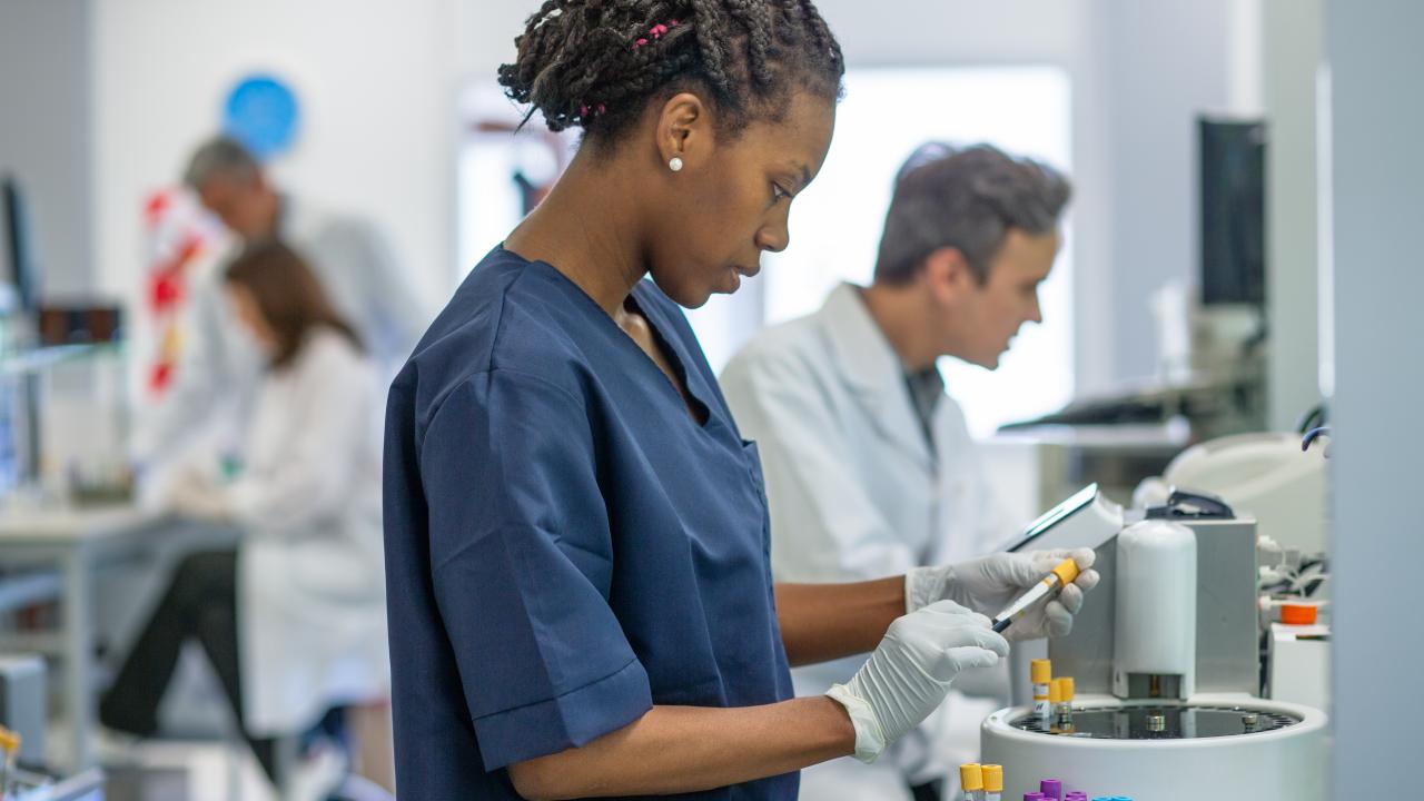 Assistants de laboratoires médicaux et personnel assimilé