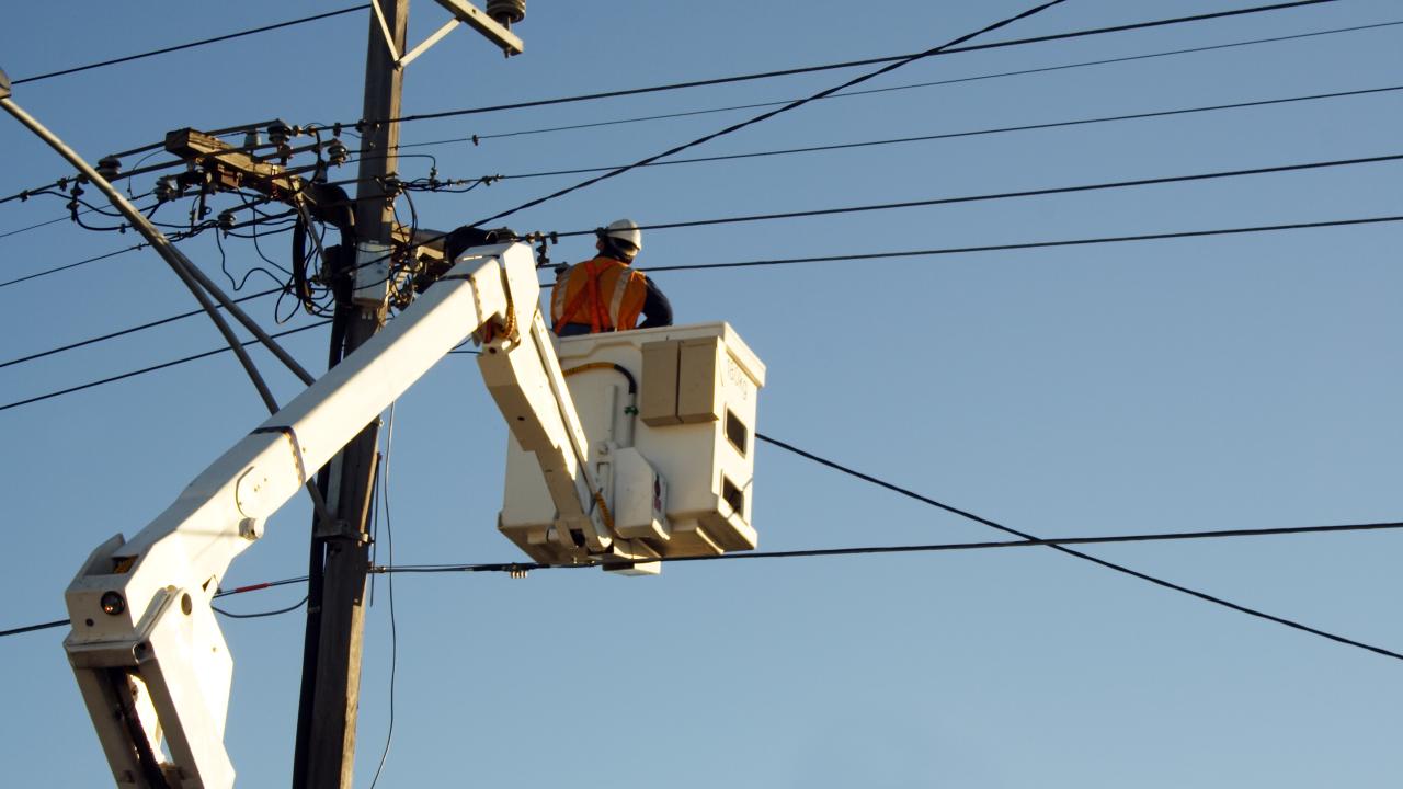 Techniciens de lignes électriques et de câblodistribution